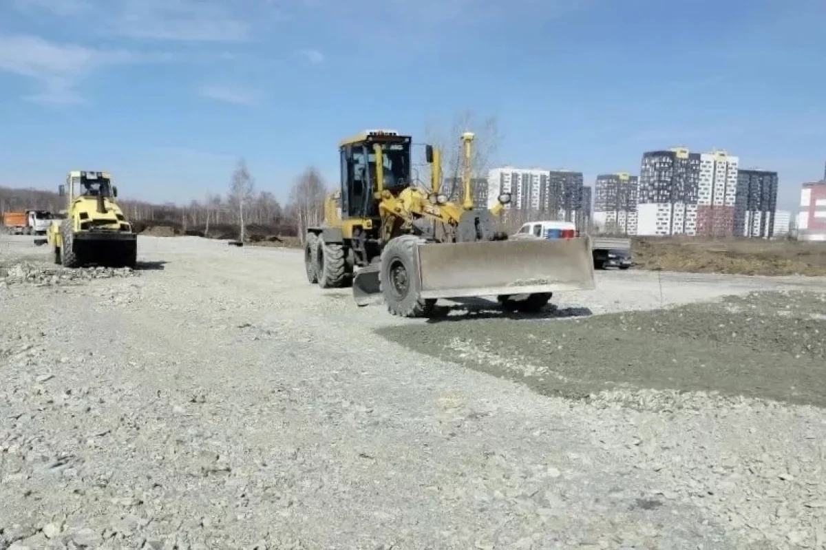 В Ленинском районе Новосибирска строят новый участок дороги на улице Титова