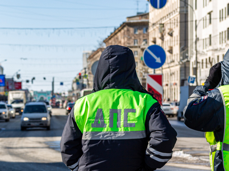 В Новосибирске на Димитровском мосту ограничили полосу