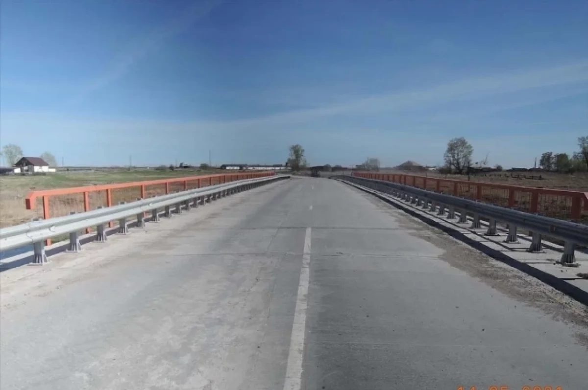 В Новосибирской области продолжается капремонт моста через реку Карасук