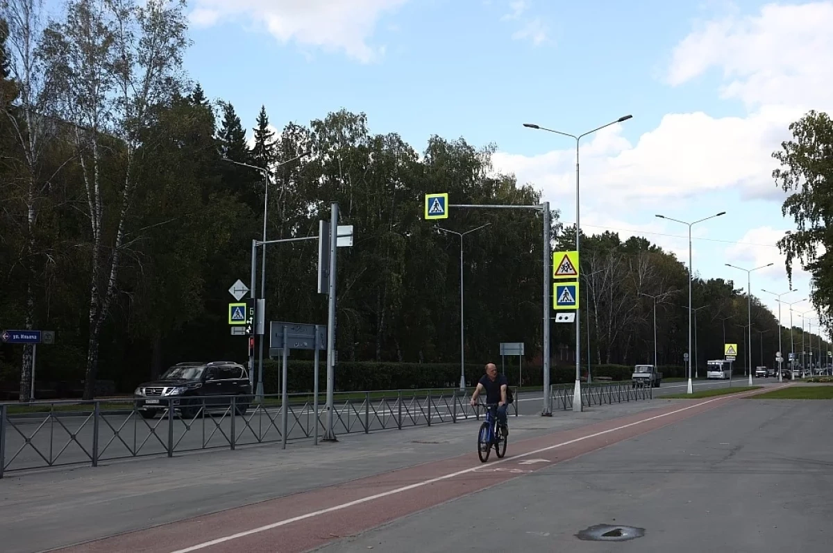 Более чем на 30 улицах Новосибирска модернизировали уличное освещение