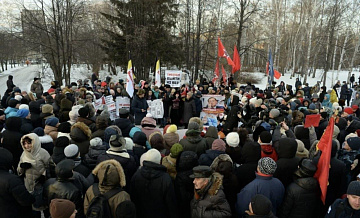 После акций протестов против QR-кодов в Новосибирске задержали митингующих