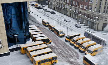 Власти Новосибирской области закупили 55 новых автобусов для школьников