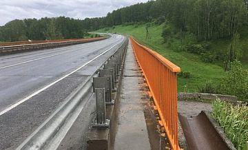 Ремонт моста через реку Издревую закончат к 1 июля