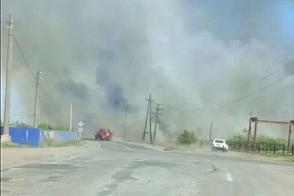 В Барабинске произошло возгорание у остановки городского транспорта