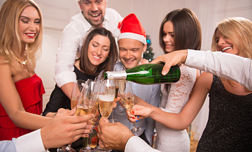 Новосибирцы хотят новогодний корпоратив с шампанским