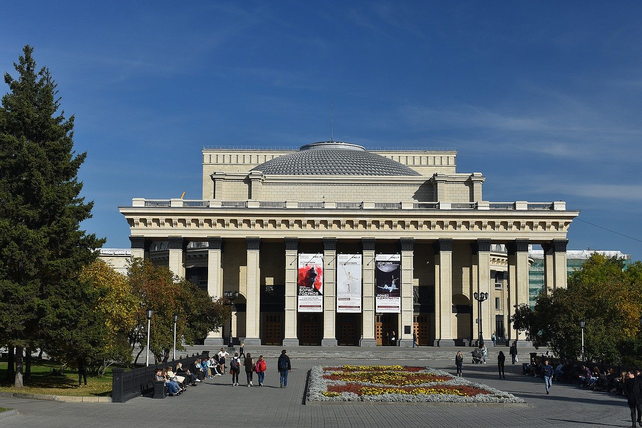 Сквер появится за Оперным театром в Новосибирске Сквер появится за Оперным театром в Новосибирске