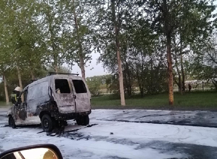 В Новосибирске образовалась пробка в результате возгорания авто