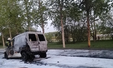 В Новосибирске образовалась пробка в результате возгорания авто