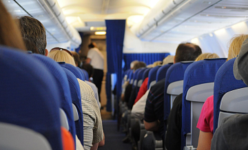 Двум пассажирам стало плохо в самолете из Новосибирска